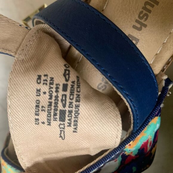 Hush Puppies Floral Wedge Sandals - Size US 6, Never Worn - Picture 6 of 6